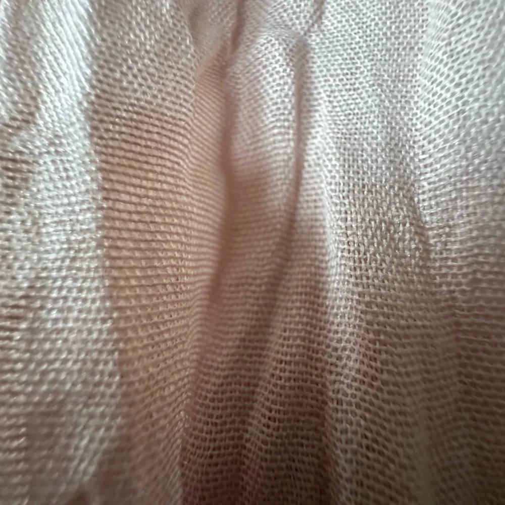 NWOT Elegant Long & Wide Soft Pink Scarf Wrap Crinkle Style w/ Minor Callouts - Picture 6 of 8